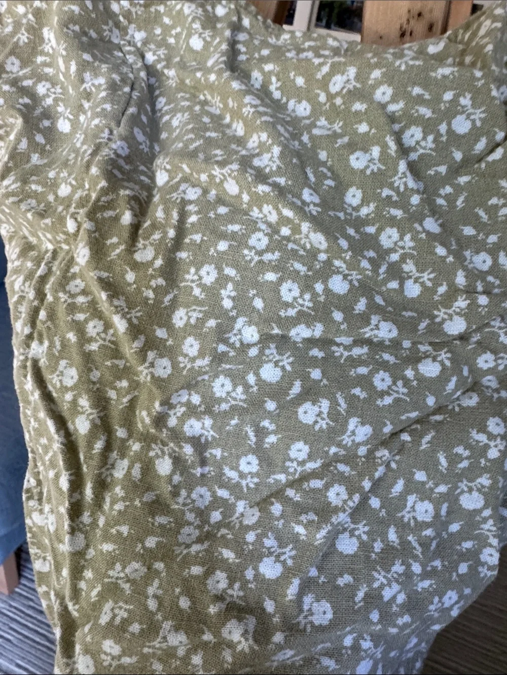 Abercrombie & Fitch Sage Green Floral Puff Sleeve crop top